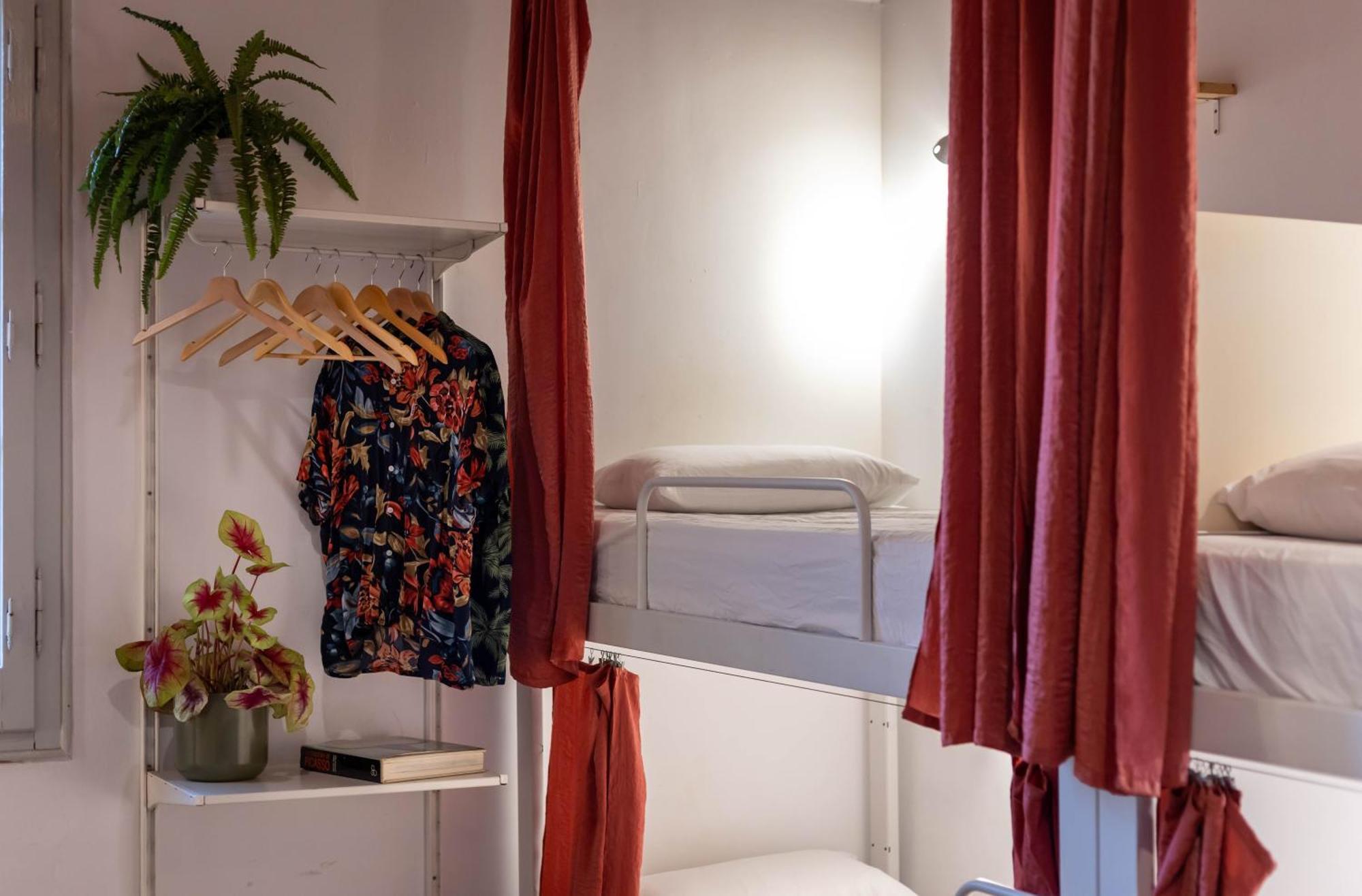 Primavera Hostal *